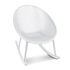 Fauteuil à bascule moderne du milieu du siècle en plastique, pieds en plastique avec siège perforé respirant en forme d'œuf pour usage intérieur/extérieur