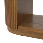 Console polyvalente mince avec étagère ouverte et grain de bois élégant pour le salon
