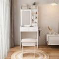 Petite coiffeuse avec miroir et lumières LED, prise de courant intégrée et rangement caché, comprend un tabouret rembourré et une étagère.