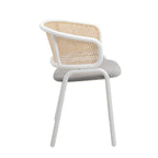 Chaise d'appoint moderne et élégante avec dossier en rotin et pieds en acier blanc pour salle à manger et cuisine