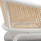 Chaise d'appoint moderne et élégante avec dossier en rotin et pieds en acier blanc pour salle à manger et cuisine