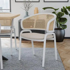 Chaise d'appoint moderne et élégante avec dossier en rotin et pieds en acier blanc pour salle à manger et cuisine